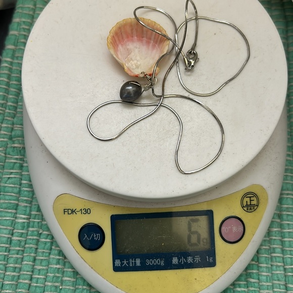 🖤Hawaii Sunrise Shell handcrafted necklace - Picture 6 of 11